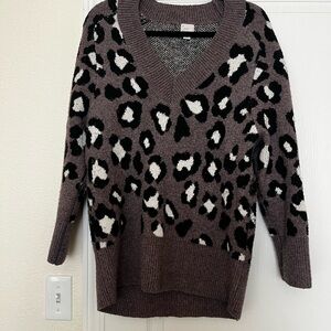 a new day Black and White Animal Print V-Neck Sweater